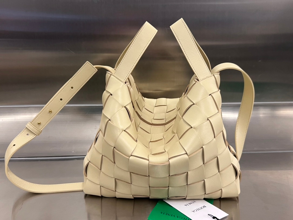 Bottega Veneta Bowling Cassette 28 cm