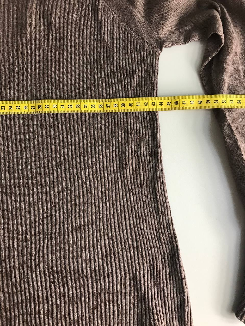 Джемпер в рубчик одноцветный, визуально на 48 размер