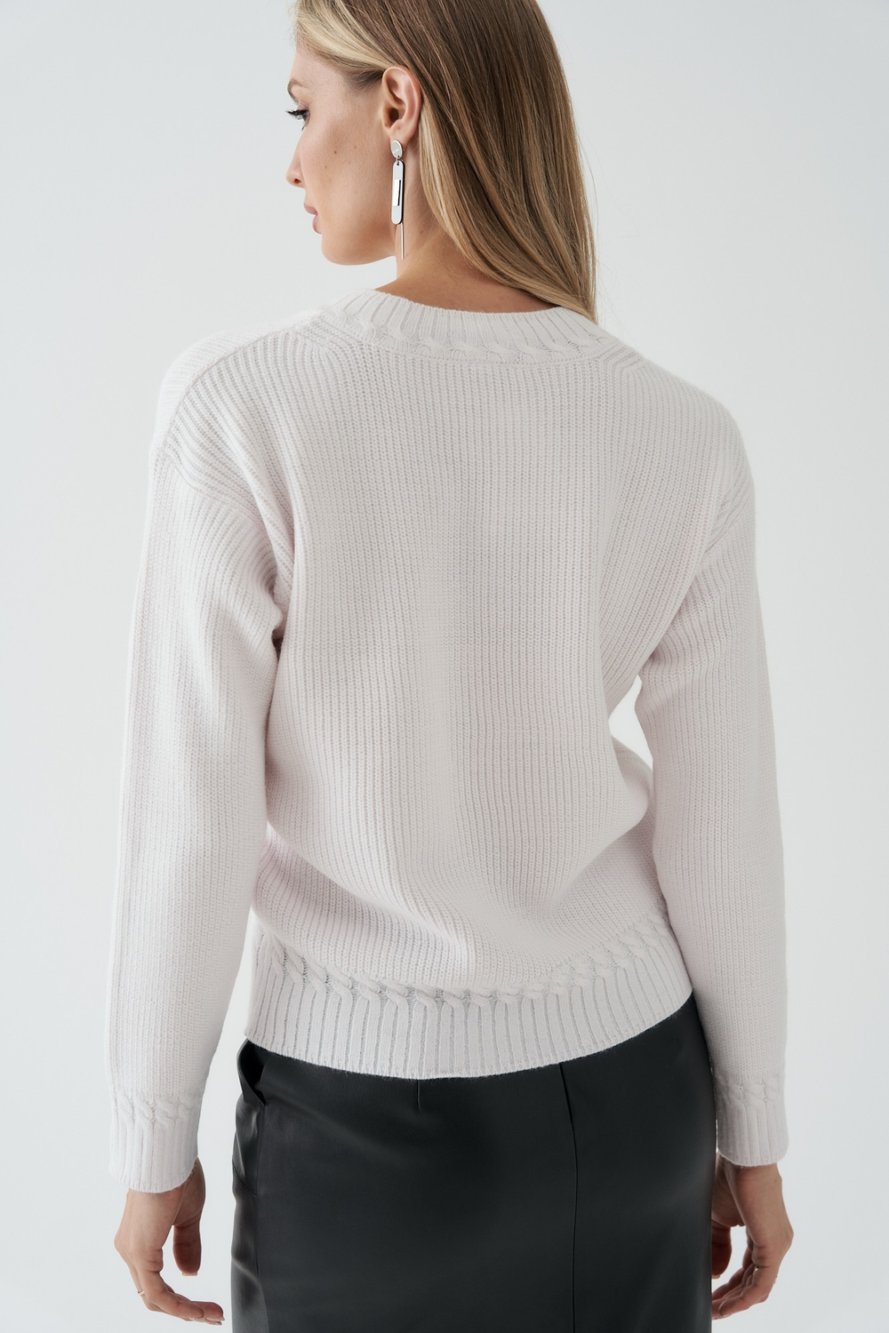 Белый джемпер Тамбовчанка