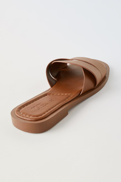 ZARA САНДАЛИИ НА ПЛОСКОЙ ПОДОШВЕ СО СКРЕЩЕННЫМИ РЕМЕШКАМИ, КОРИЧНЕВЫЙ