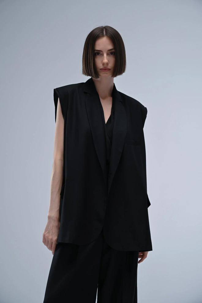 Жилет на пуговицах