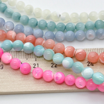 Перламутр Шар бусины, цвет белый, диаметр около 5,8 мм, цена за отрезок 19 см (1/2 нити)