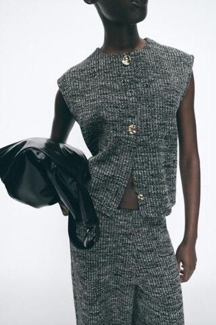 ZARA ЖИЛЕТ ИЗ РЕЛЬЕФНОЙ ТКАНИ С ПУГОВИЦАМИ, ЧЕРНЫЙ/ЭКРЮ