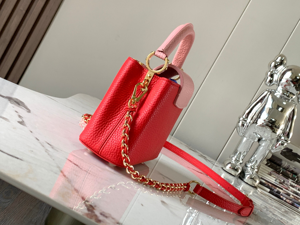 Louis Vuitton Capucines Mini
