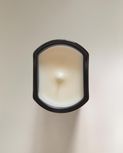 Zara Home Свеча ароматическая Spicy Sandalwood 220 г, растительный воск, аромат древесный, Коричневый