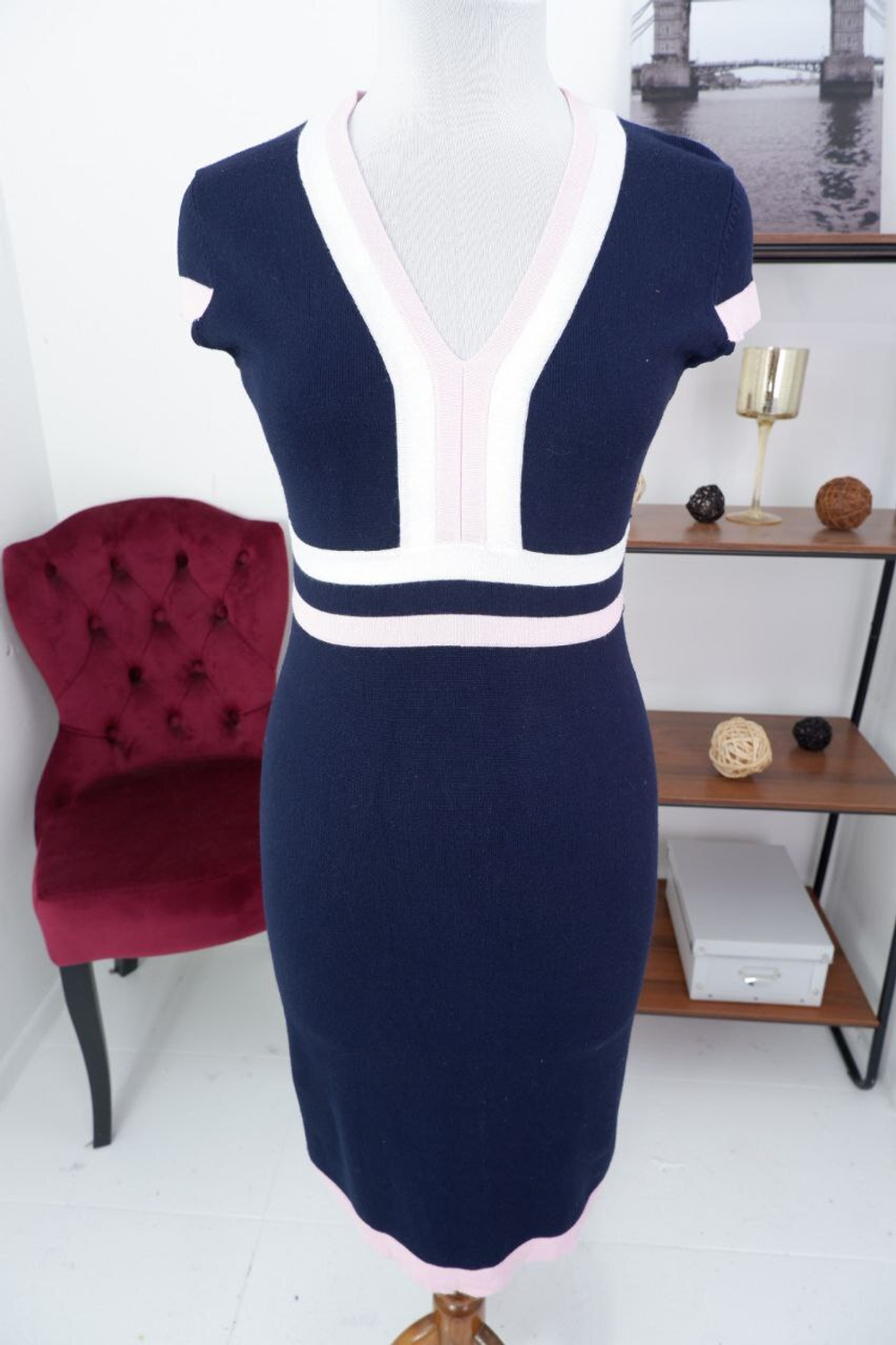 Платье Ostin стильное 46 размер