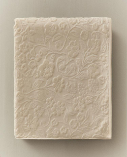 ZARA HOME БАННОЕ ПОЛОТЕНЦЕ С ЦВЕТОЧНЫМ УЗОРОМ, ЦВЕТ СЛОНОВОЙ КОСТИ