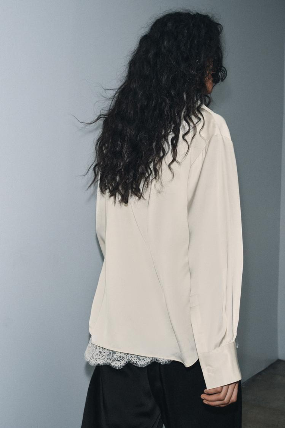 ZARA КОМБИНИРОВАННАЯ АТЛАСНАЯ БЛУЗА ZW COLLECTION, КРЕМОВЫЙ