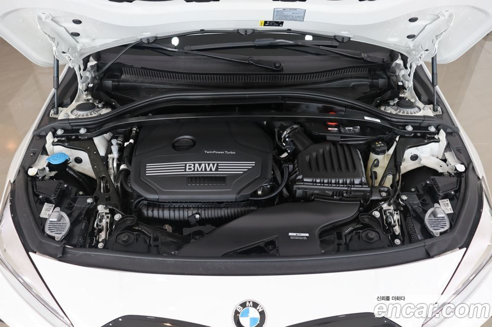 BMW 1 Series (F40) 120i M Sports (08.2023)