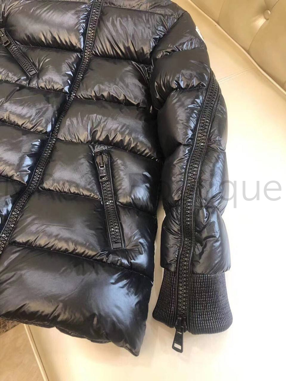 Женская черная куртка Liriope Moncler премиум класса