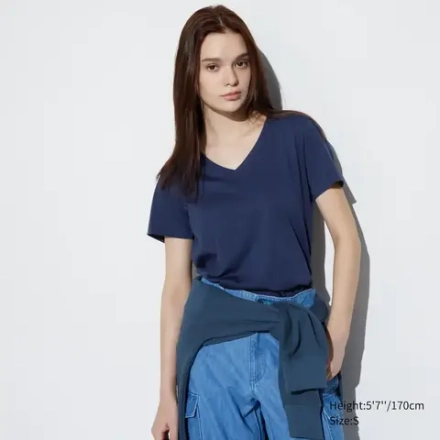 UNIQLO ФУТБОЛКА С V-ОБРАЗНЫМ ВЫРЕЗОМ ИЗ 100% ХЛОПКА, СИНИЙ