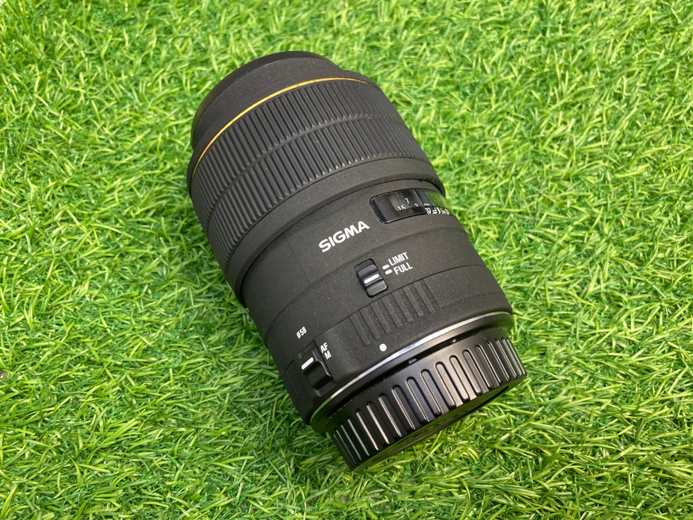 Sigma 105mm 2.8 EX DG OS HSM EF