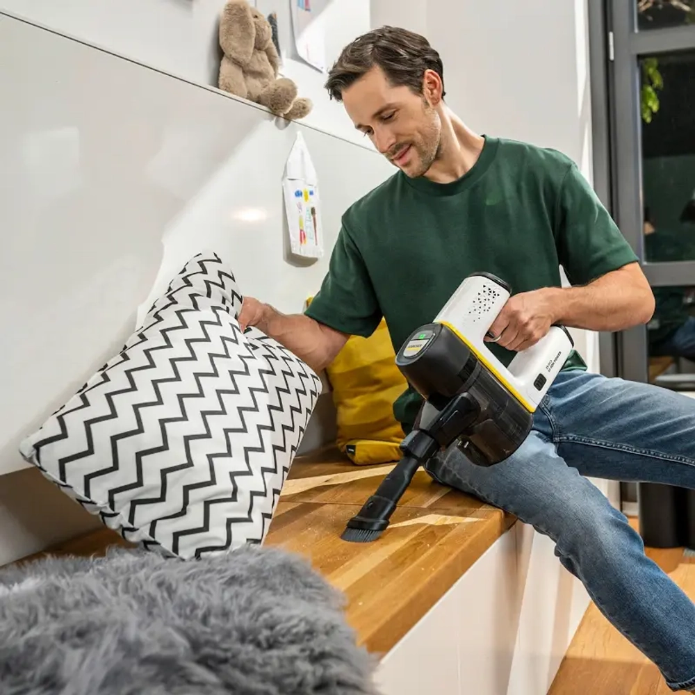 Karcher VC 6 Cordless ourFamily Pet вертикальный аккумуляторный пылесос 1.198-673.0