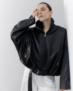 Куртка на молнии из экокожи черный