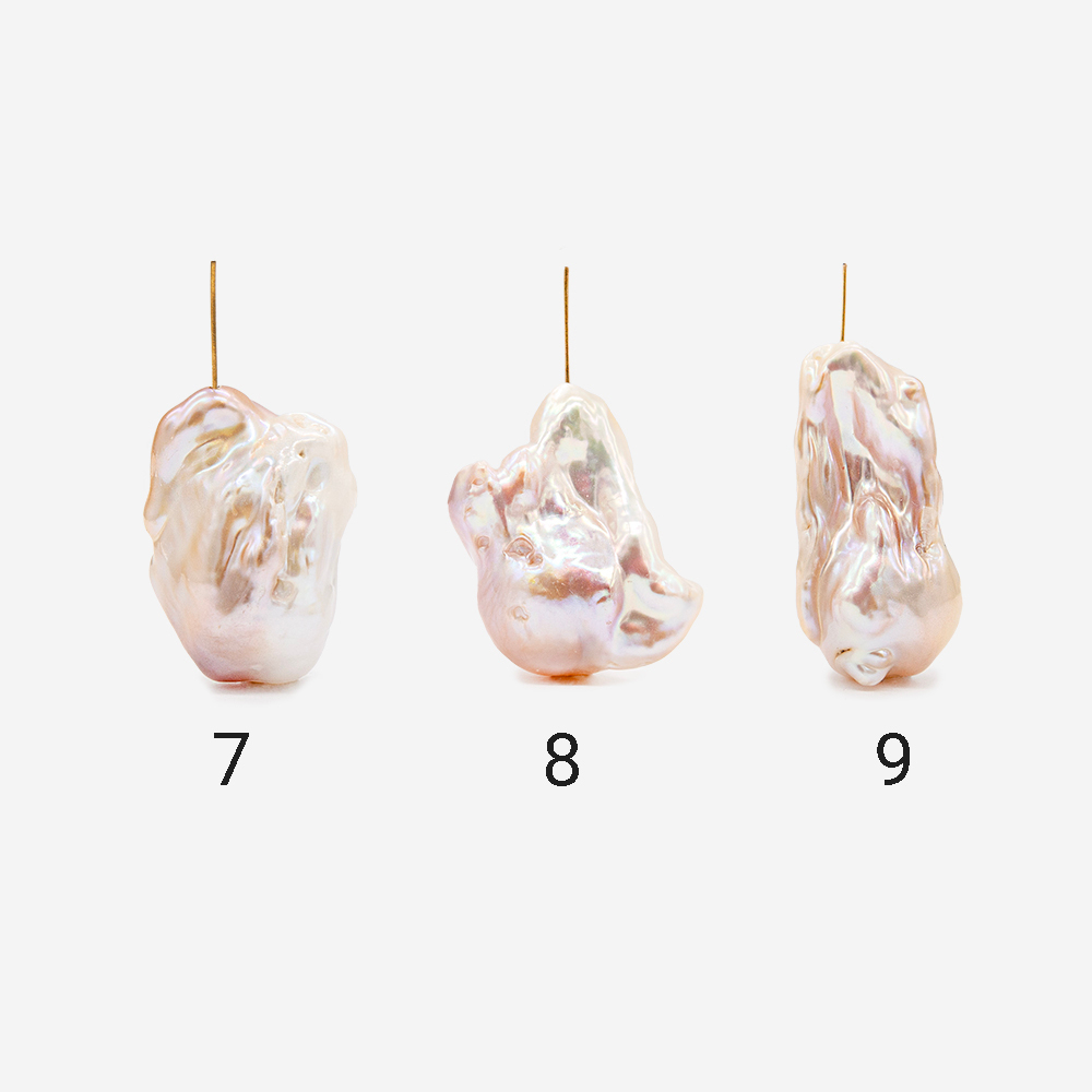 Барочная культивированная жемчужина, розово-персиковая с радужными переливами