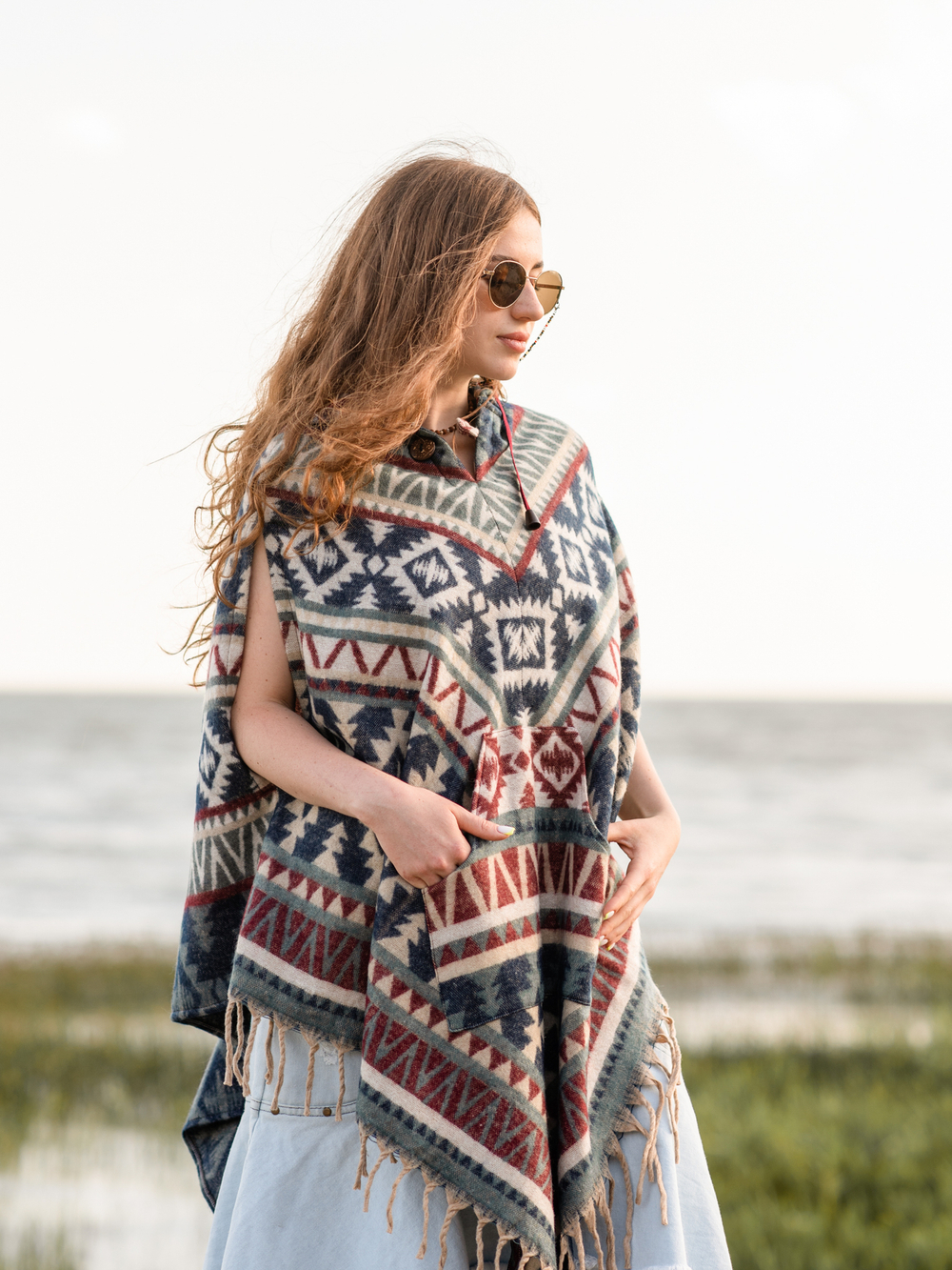 Пончо женское шерстяное с орнаментом