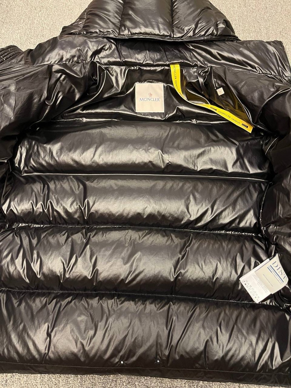 Пуховик Moncler