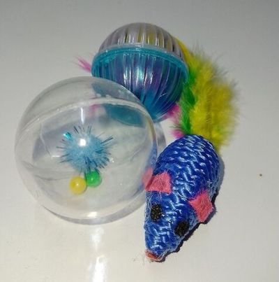 Набор игрушек "Чистый котик" для кошек, два мячика, мышь D-set16