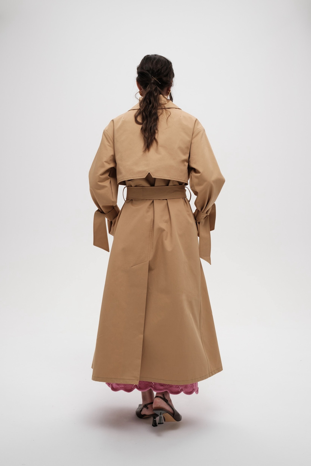 Бежевый тренч с двумя кокетками