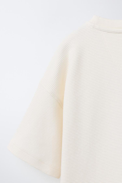 ZARA ФУТБОЛКА ИЗ ТКАНИ ОТТОМАН С НАШИВКОЙ, ЭКРЮ