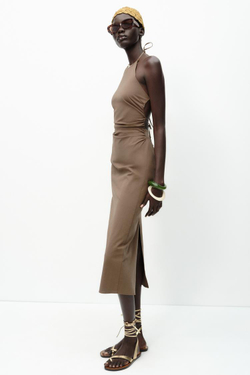 ZARA ПЛАТЬЕ МИДИ С ОТДЕЛКОЙ И ГОРЛОВИНОЙ ХАЛТЕР, КОРИЧНЕВЫЙ