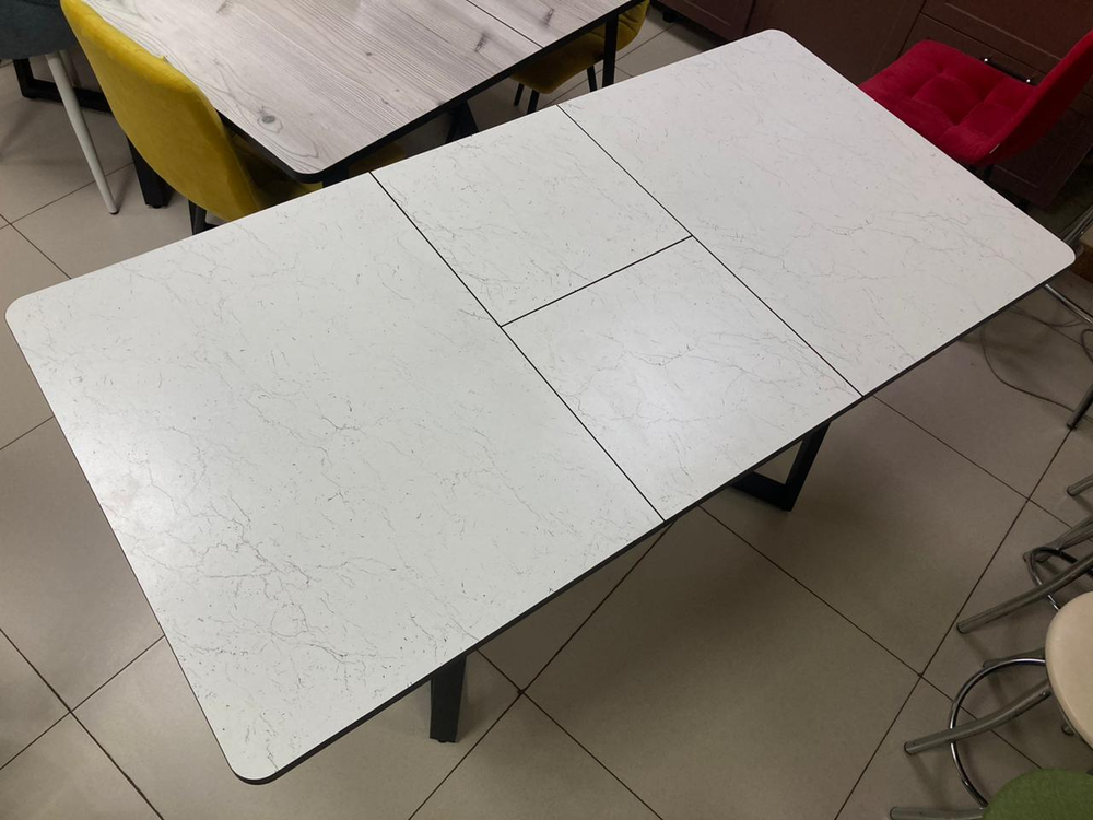 Стол разд пластик Миллер бабочка К-т ног №5 черный Царг.пояс 930 черный Ст-ца мрамор марквина белый