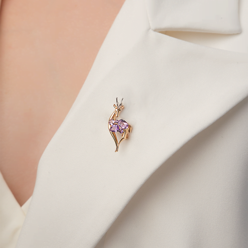 Брошь «Олень» из красного золота c аметистами Артикул: 04-0235-00-203-1110-57