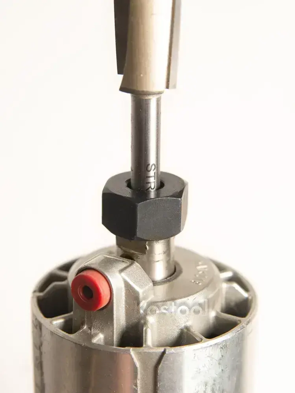 Цанга для фрезера 8 мм с гайкой М17х1 RT0700C