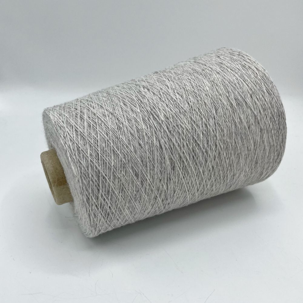 Бобинная пряжа для вязания (300 гр) PAPI FABIO 80% меринос 20% полиамид