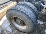Shacman (Shaanxi) SX* 6x6 Седельный тягач SX42586V385 (Дизельный, 11,6 л, 423 л.с., МТ)