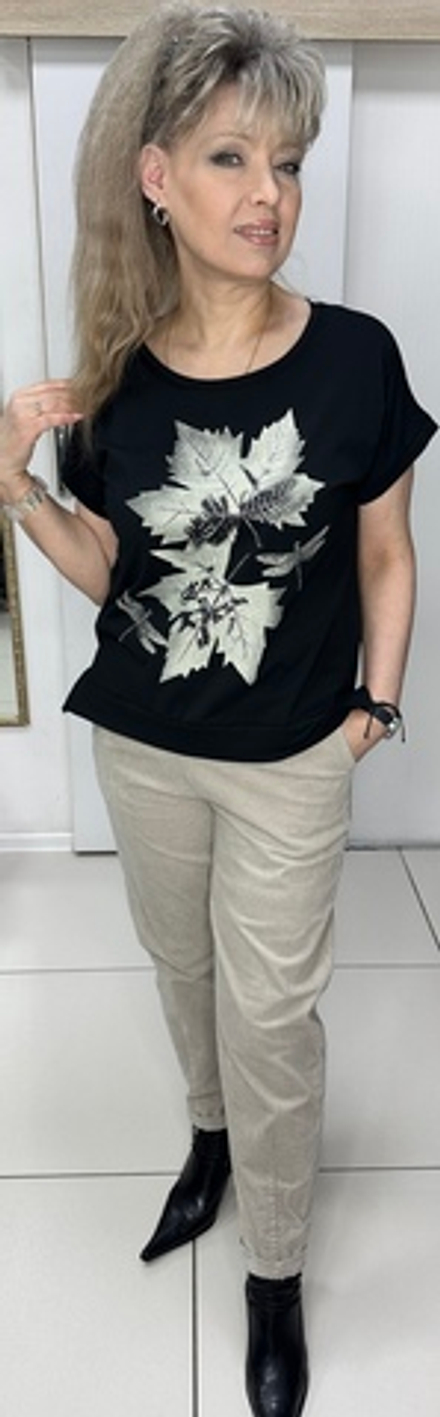 Черная футболка со стразовым "кленовым" принтом