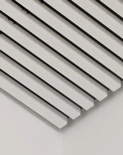 Комплект 1,7х1,7м кубообразного реечного алюминиевого потолка CESAL AR C 30/27 Белый матовый (для ванной, входных групп, санузлов и лоджий)