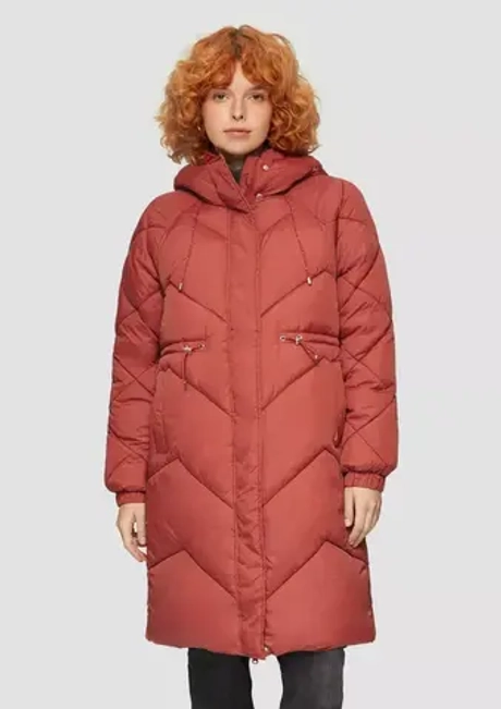 Стеганое пальто с капюшоном