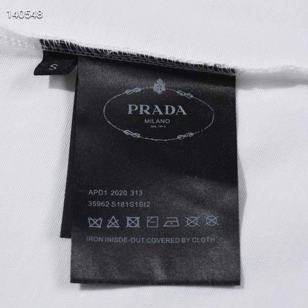 Футболка Prada