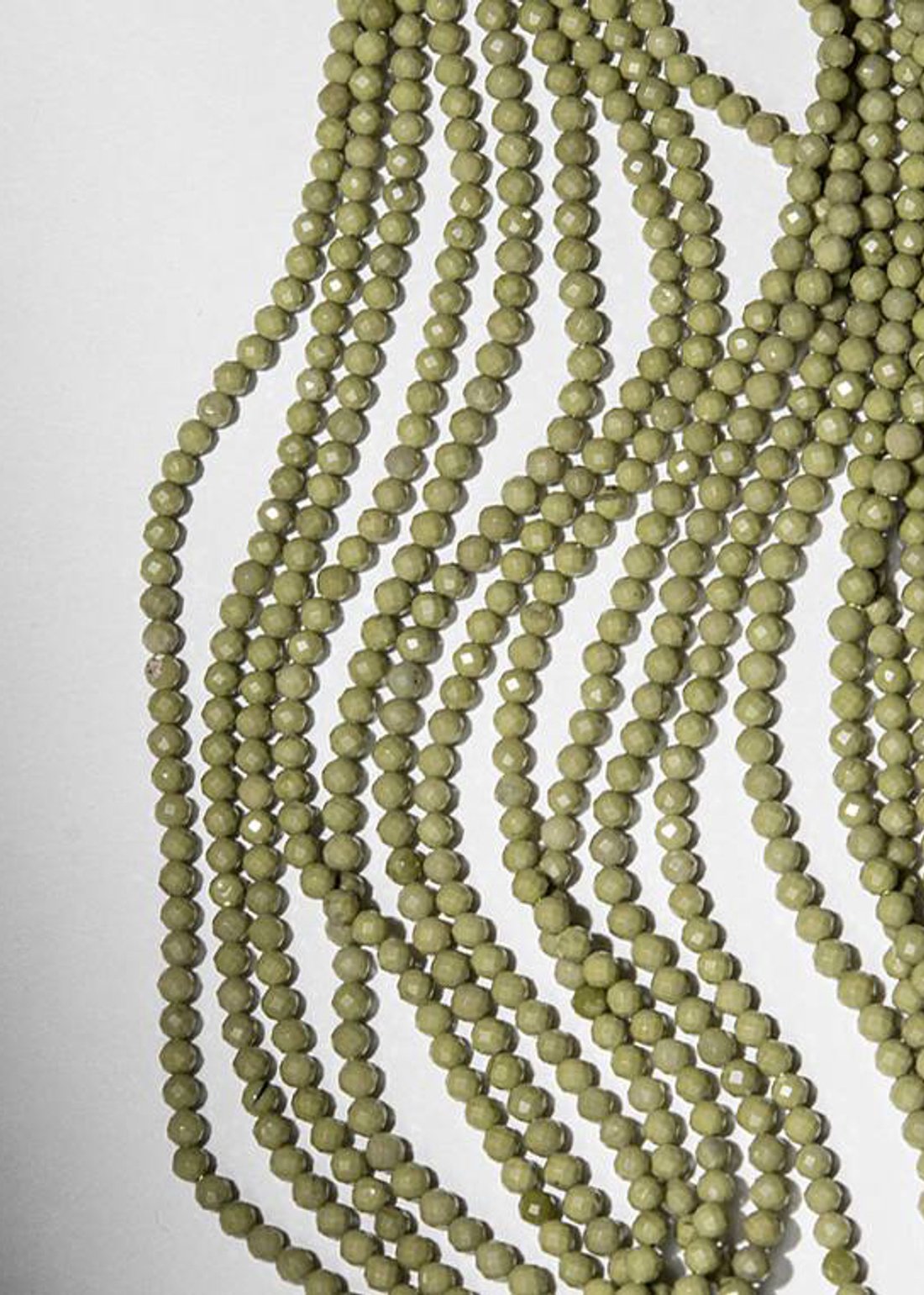 Новинки: бусины из камней