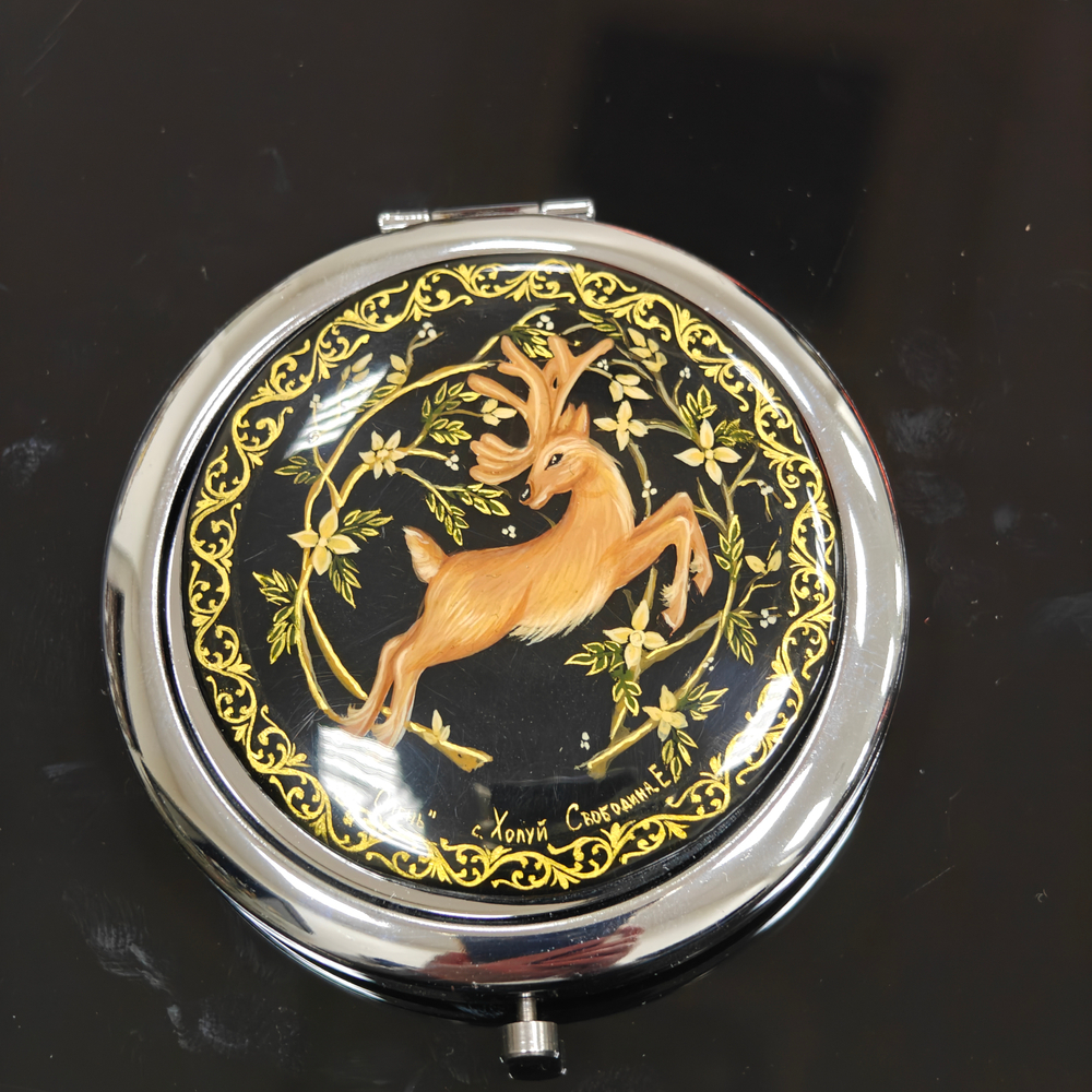 Сувенирное зеркальце с ручной холуйской росписью "Олененок"