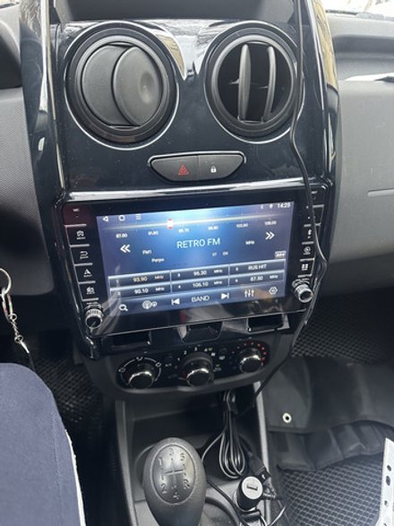 Магнитола для Renault Duster 2015-2020, Lada Largus 2021+ - Carmedia OL-9115-2 (кнопки и крутилки), Android 12, TS10, CarPlay, 4G SIM-слот