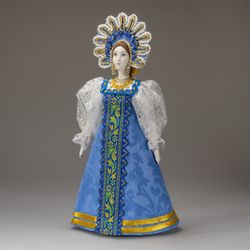 Сувенирная кукла в круглом кокошнике