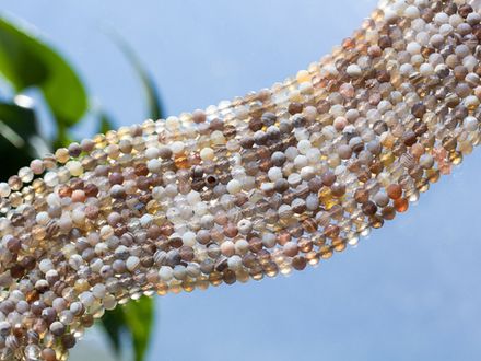 Нить бусин из агата ботсвана 3,7мм, огранка