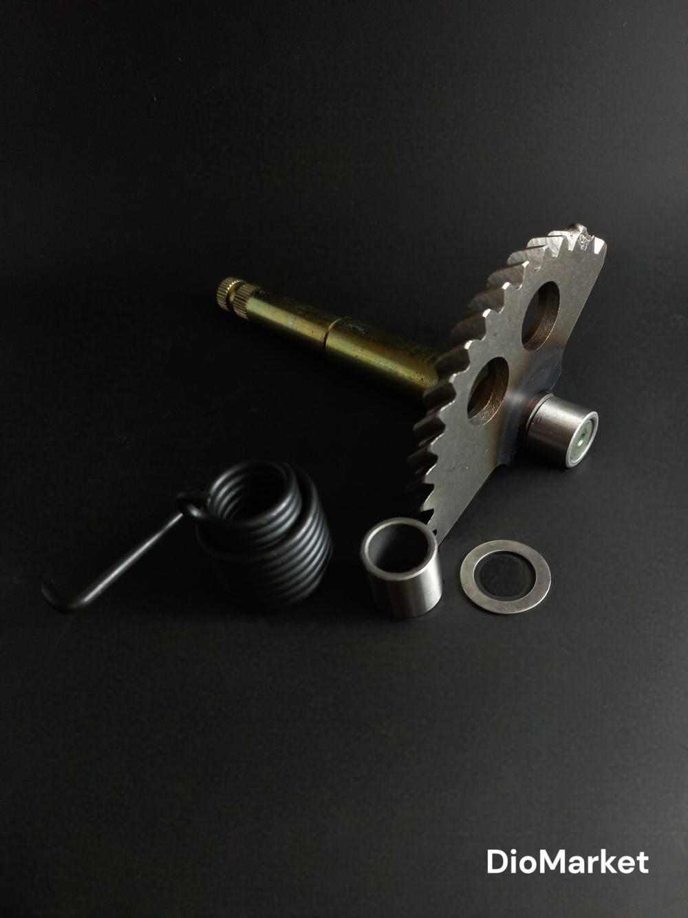 полумесяц на скутер 152QMI 157QMJ (длинна 141-150mm) (+пружина, втулка)