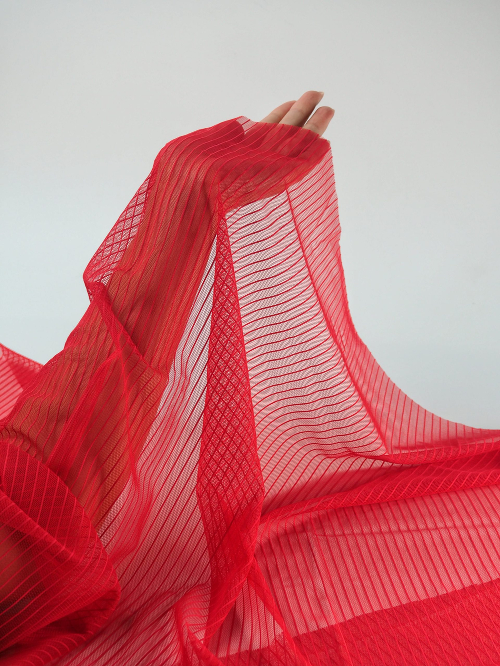 Сетка в полоску темно-красная малоэластичная метражом