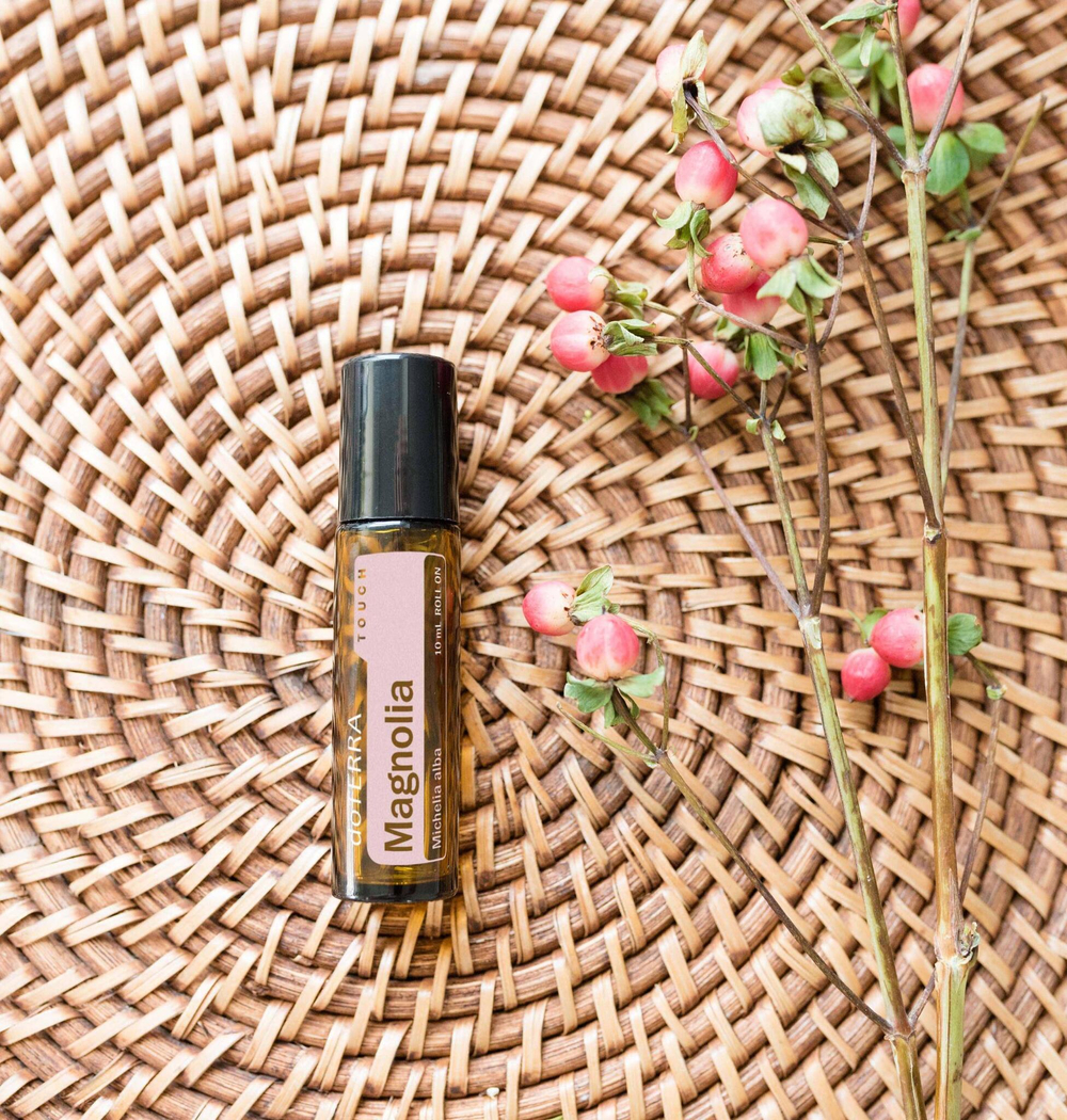 Набор "Цветочное блаженство" doTERRA косметичка и Магнолия роллер 10 мл