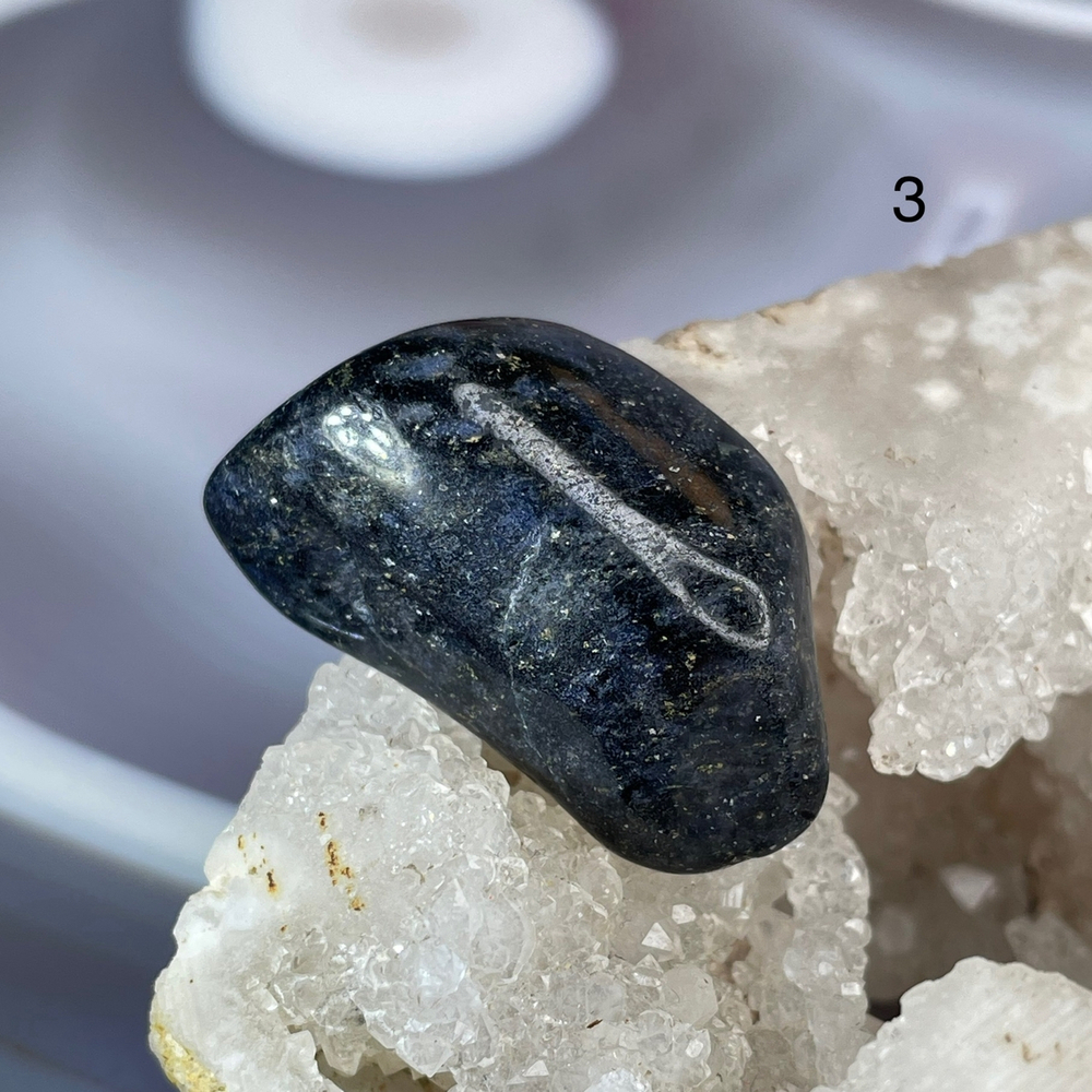 59171 Дюмортьерит Галтовка 26-32мм--10