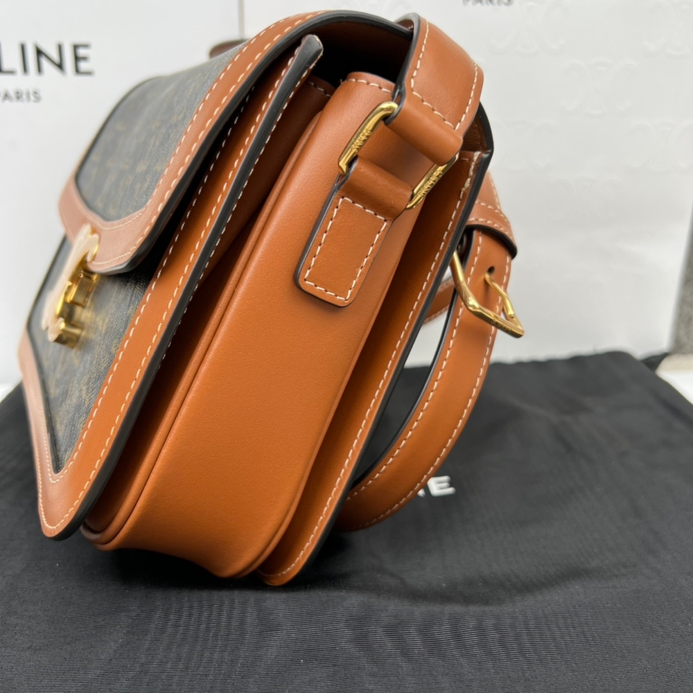 Celine Triomphe Bag 22 cm