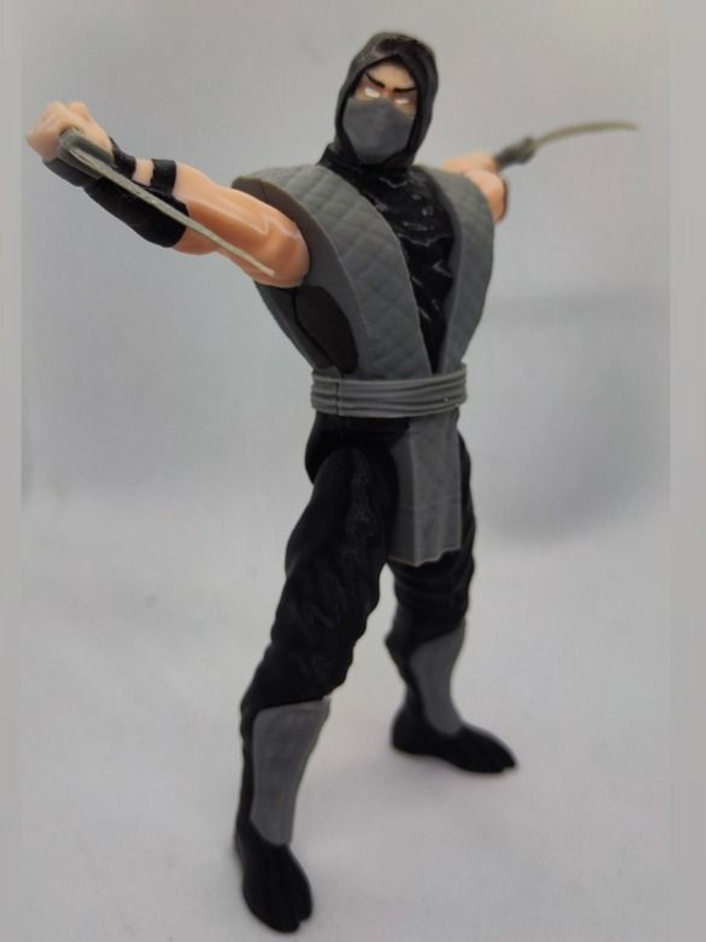 Подвижная фигурка "Смоук" Mortal Kombat, пластик, цвет серый