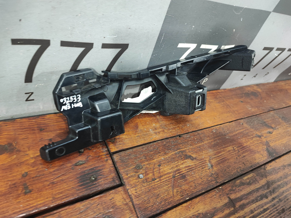 Кронштейн заднего бампера Mercedes E (W213) Новый Оригинал A2138850065