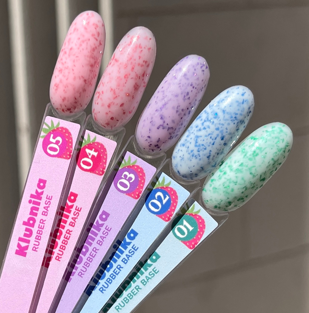 Луи Филипп Rubber Base Klubnika - Камуфлирующая база