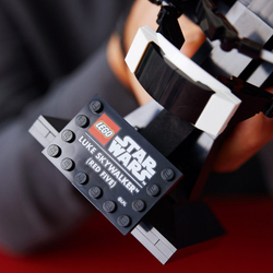 Конструктор Lego Star Wars Шлем Люка Скайуокера 75327