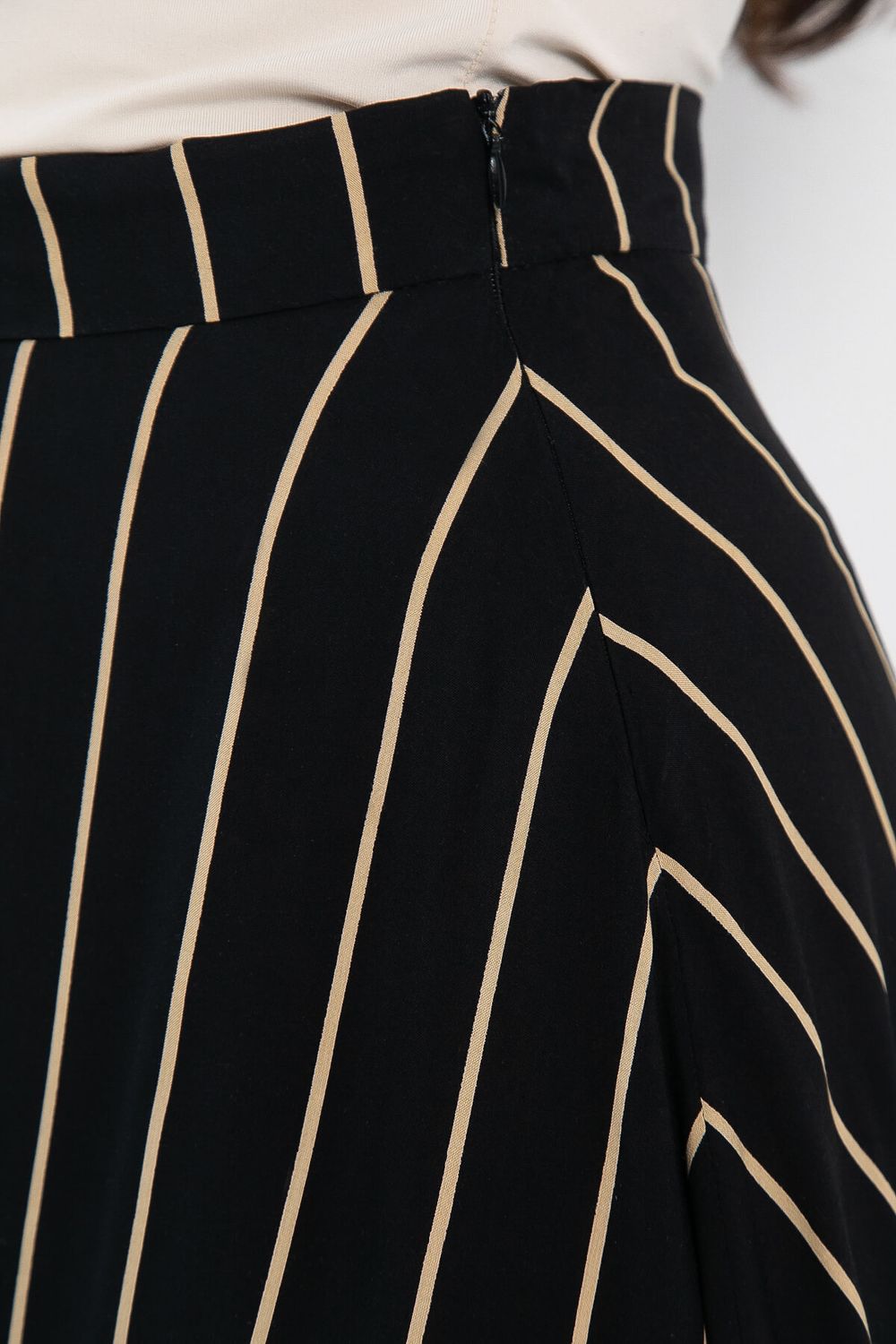 Брюки Камелия (черные/полоска) Б12964-13М LT Collection