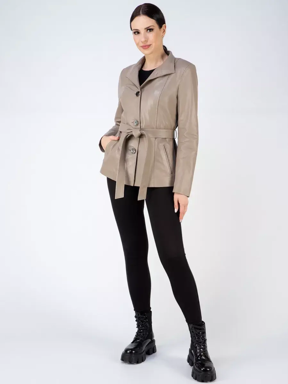 Кожаная куртка демисезонная на пуговицах с поясом